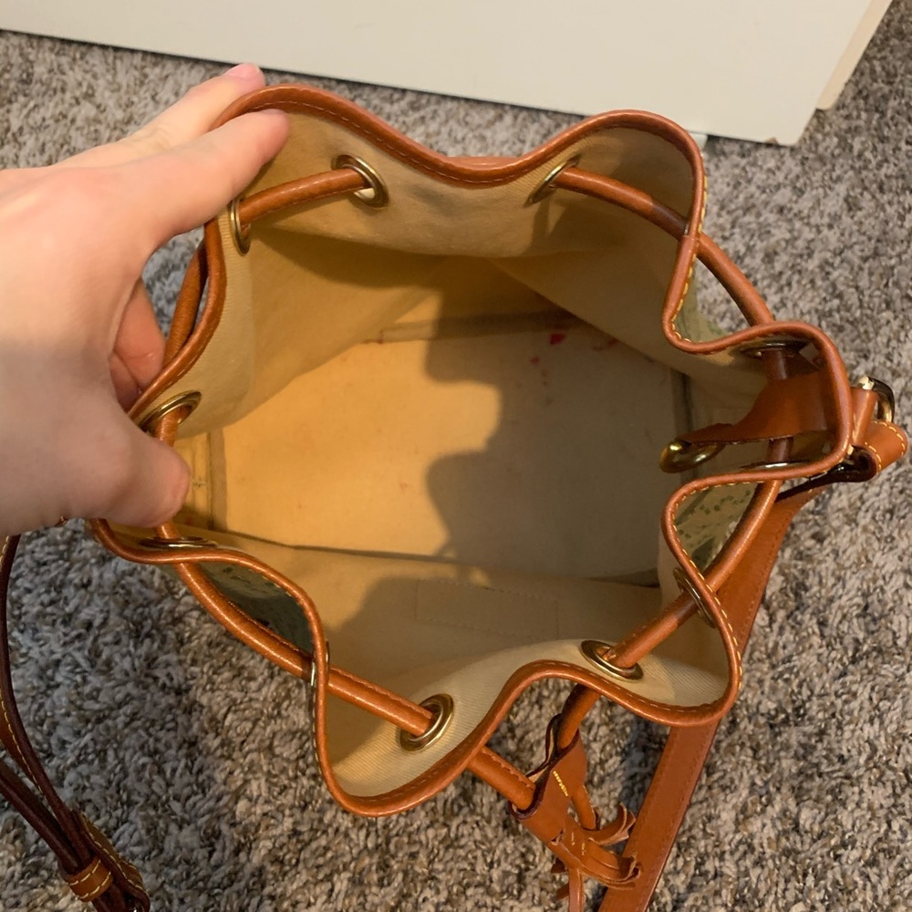 Dooney & Bourke Signature Logo Bucket Bag Green - Picture 7 of 8